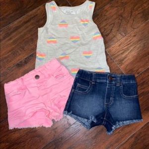 grananimals
Shirt and 2 pairs of jean shorts